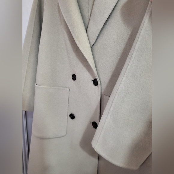 Women's Winter Wool Coat Size Medium - Picture 6 of 13